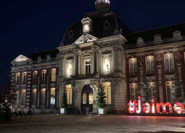 Musée de Louviers façade de nuit